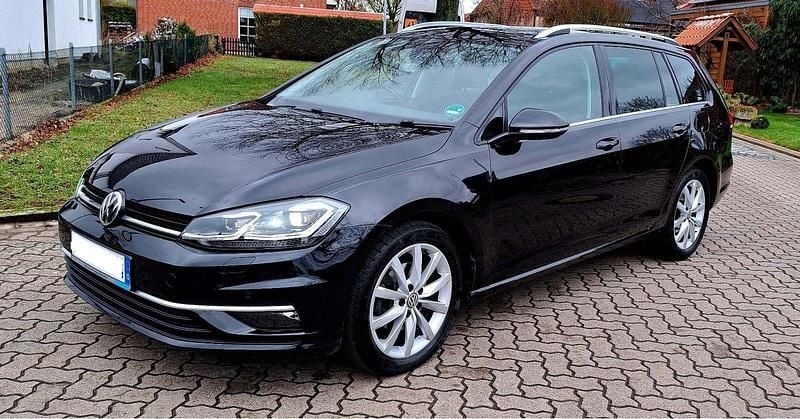 Gebraucht VW Golf VII Highline 150 PS (110 kW) 2019 Schwarz Kombi