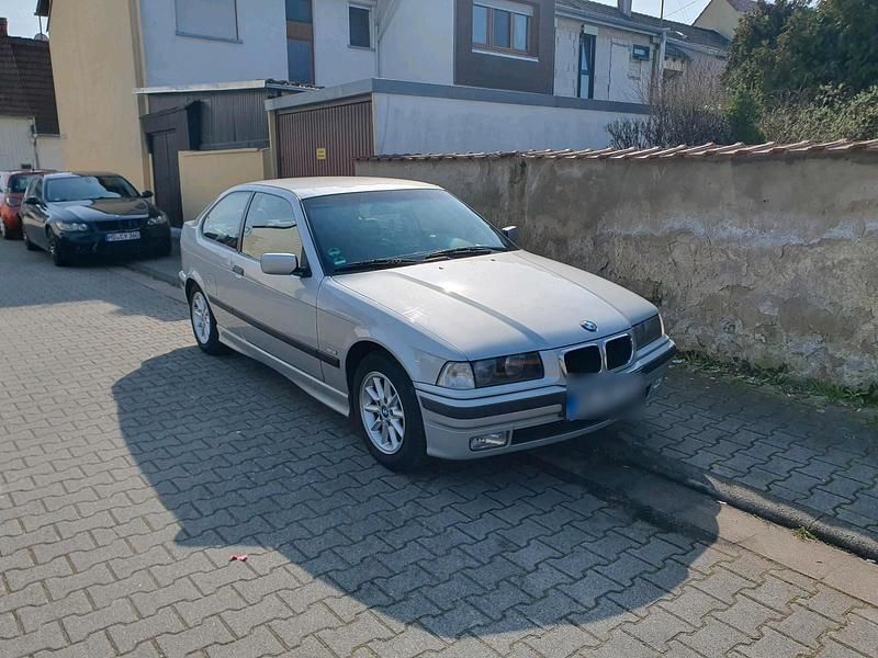 Gebraucht BMW 316 105 PS (77 kW) 2000 Silber Limousine