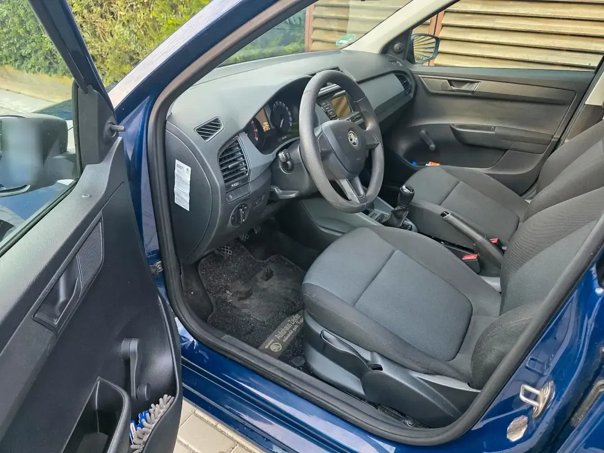 Gebraucht Skoda Fabia 60 PS (44 kW) 2017 Blau Kleinwagen