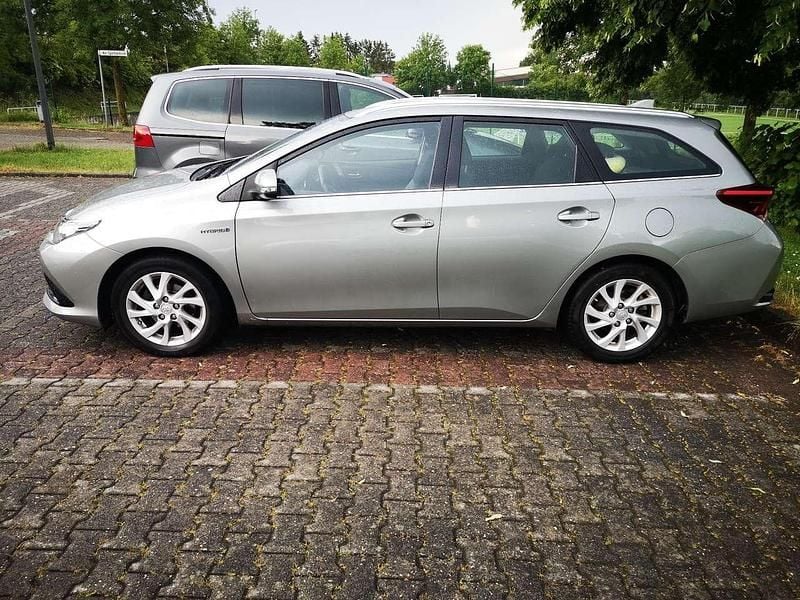 Gebraucht Toyota Auris Hybrid Comfort 136 PS (100 kW) 2017 Kombi