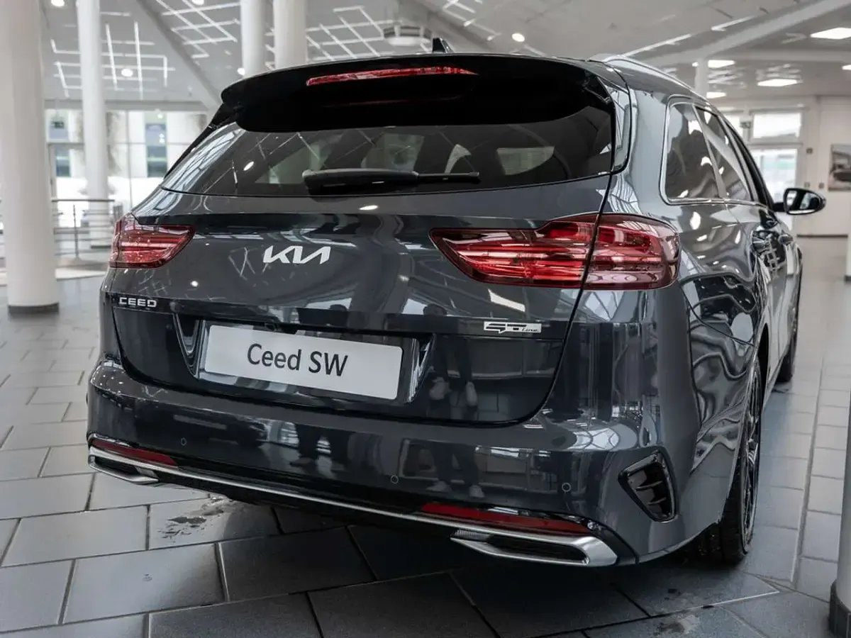 Gebraucht Kia Ceed 140 PS (102 kW) 2026 Pentametal Kleinwagen
