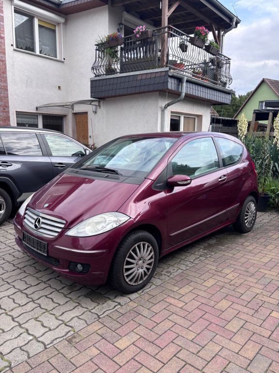 Rot Gebraucht 2006 Mercedes A150 Elegance Kleinwagen | 2.500 € (Guter Preis) - Bild 1/4