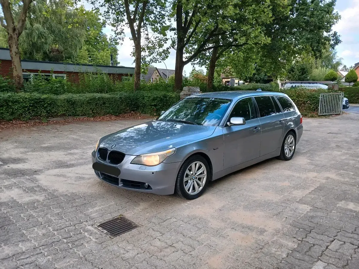 Gebraucht BMW 525 177 PS (130 kW) 2005 Grau Kombi