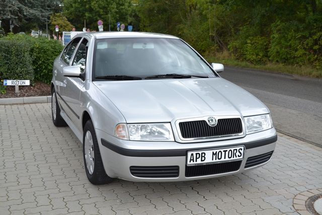 Silber metallic Gebraucht 2006 Skoda Octavia Tour Limousine | 4.990 € (Teuer) - Bild 1/4
