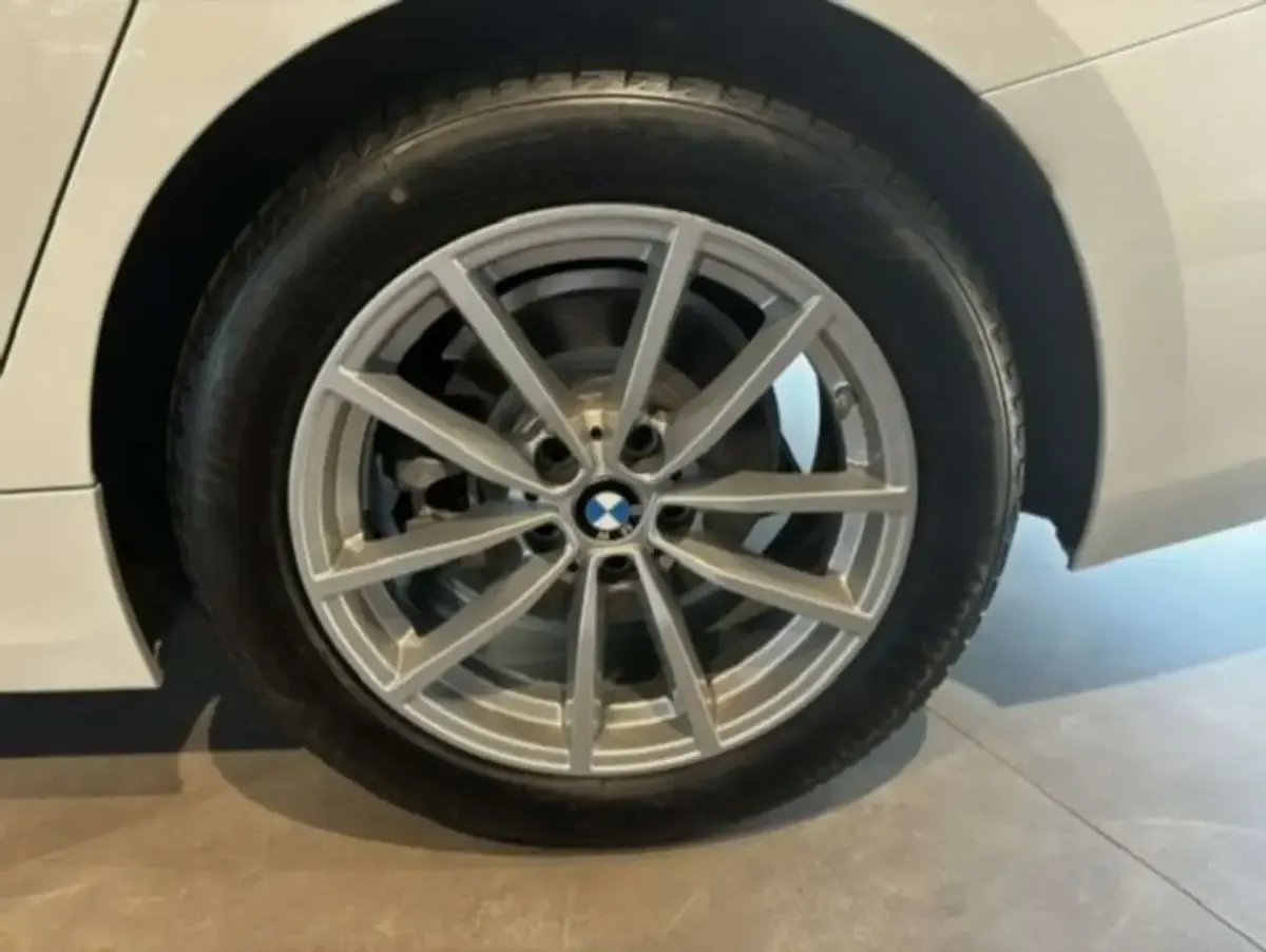Neu BMW 320 Sport Line 184 PS (135 kW) 2026 Alpinweiß uni Kombi