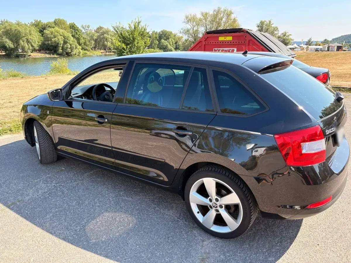 Gebraucht Skoda Rapid Drive 86 PS (63 kW) 2014 Schwarz Kleinwagen