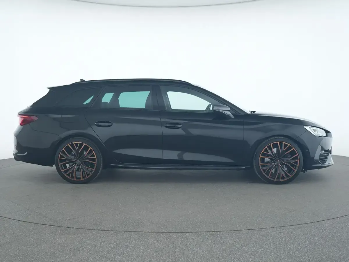 Gebraucht Cupra Leon VZ 310 PS (228 kW) 2022 Mitternachtsschwarz Limousine