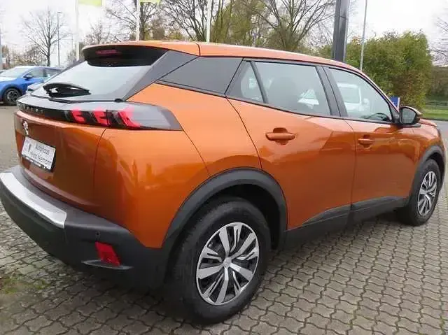 Gebraucht Peugeot 2008 Active 101 PS (74 kW) 2021 Orange fusion metallic SUV