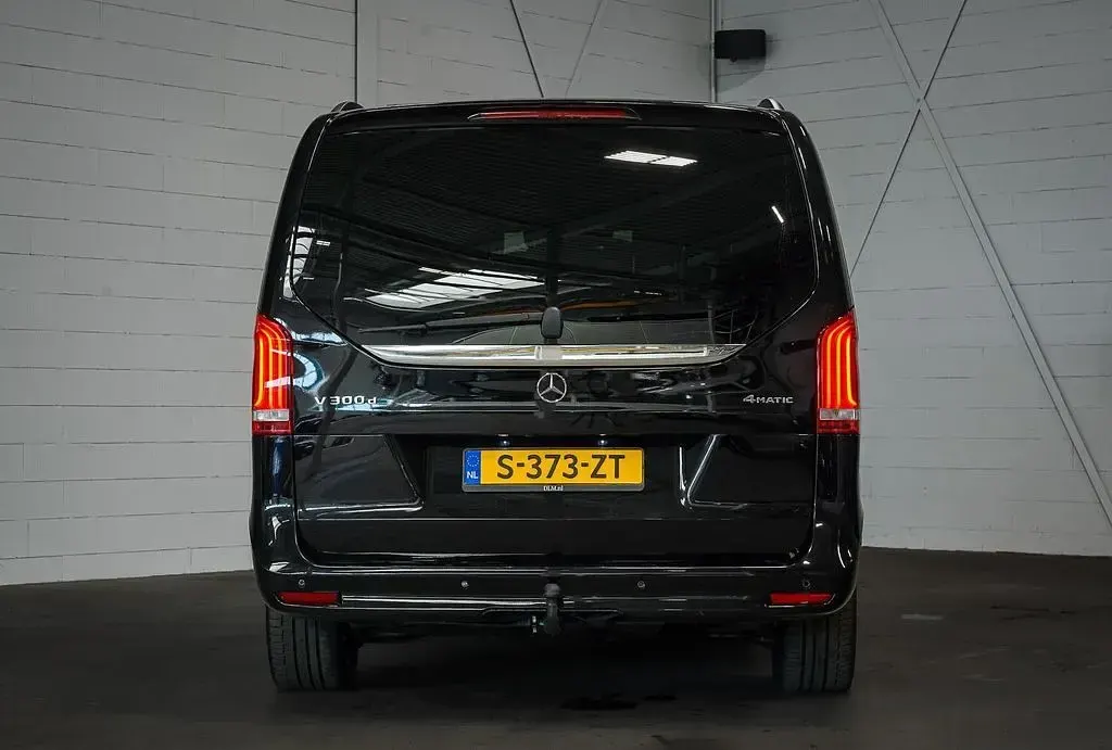 Gebraucht Mercedes V300 AMG line 237 PS (174 kW) 2022 Schwarz Van / Kleinbus