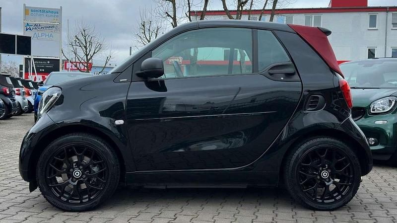 Gebraucht Smart ForTwo Cabrio 90 PS (66 kW) 2019 Schwarz Cabrio