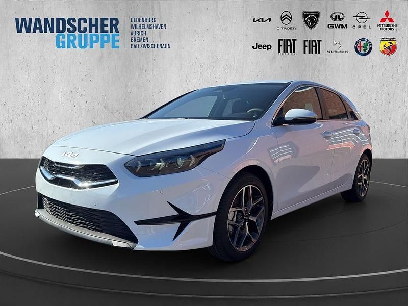 Weißandere Neu 2025 Kia Ceed Limousine | 25.480 € (Fairer Preis) - Bild 1/4