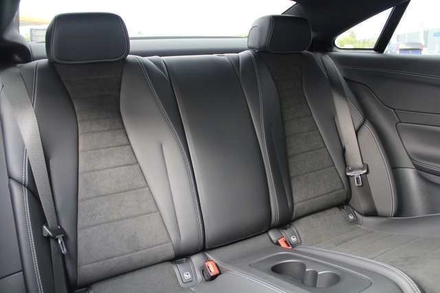 Gebraucht Mercedes E300 AMG 258 PS (189 kW) 2023 Weiss Coupé