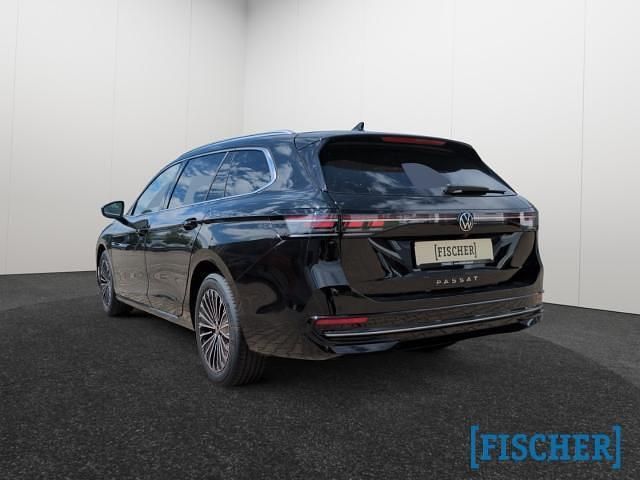 Gebraucht VW Passat Elegance 150 PS (110 kW) 2024 Grau Kombi