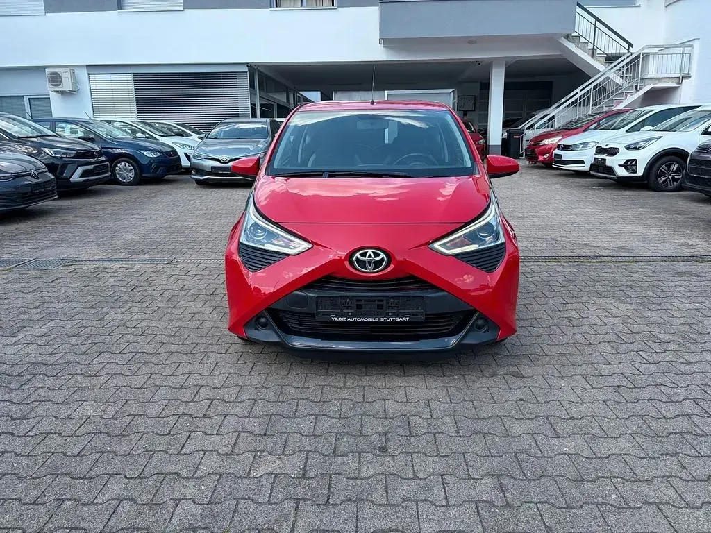 Gebraucht Toyota Aygo X-play 72 PS (52 kW) 2019 Rot Kleinwagen