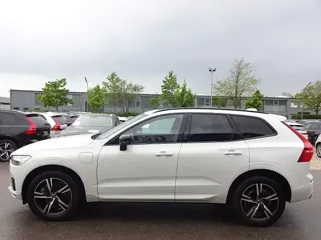 Gebraucht Volvo XC60 R-Design 341 PS (250 kW) 2021 Ice white, solid / solid SUV
