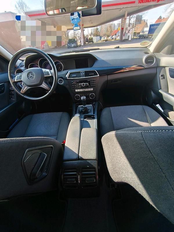 Gebraucht Mercedes C200 136 PS (100 kW) 2012 Grau Kombi