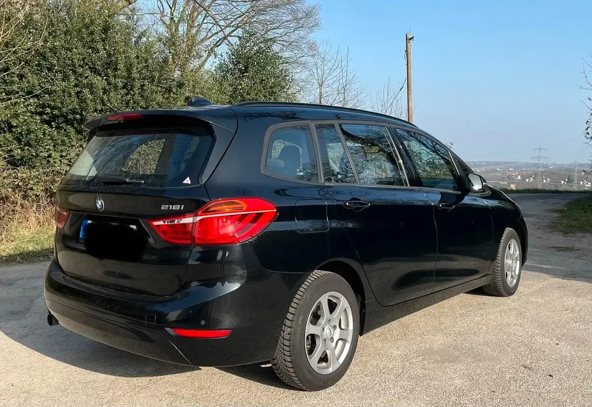Gebraucht BMW 218 140 PS (102 kW) 2018 Schwarz Kombi