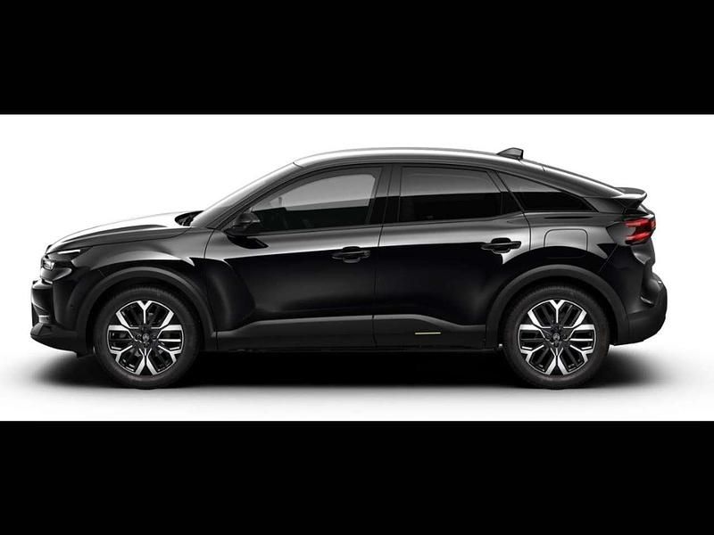 Neu Citroën C4 136 PS (100 kW) 2026 Lackierung schwarz perla nera/ Limousine