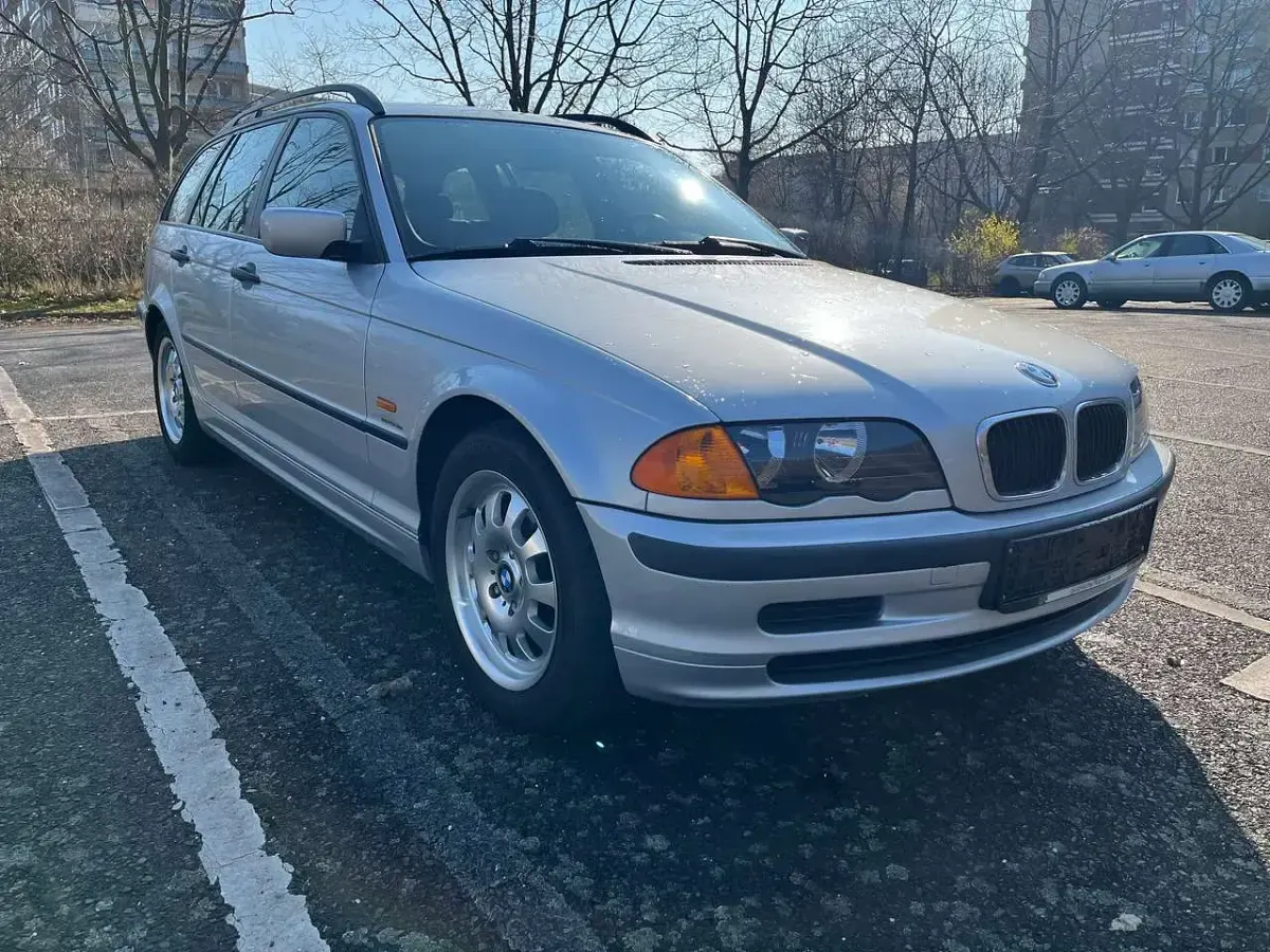 Gebraucht BMW 320 Sport Line 136 PS (100 kW) 2000 Silber Kombi