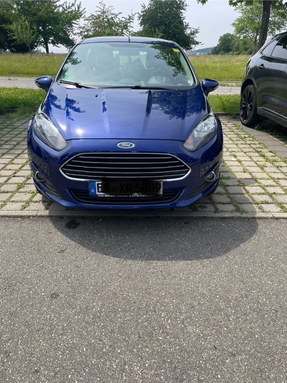 Blau Gebraucht 2015 Ford Fiesta SYNC Edition Kleinwagen | 8.200 € (Fairer Preis) - Bild 1/4