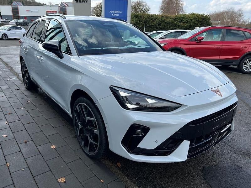 Neu Cupra Leon VZ 272 PS (200 kW) 2026 Weiß Limousine