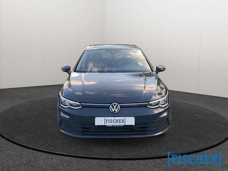Gebraucht VW Golf VIII Life 116 PS (85 kW) 2023 Uranograu/cinza urano Limousine