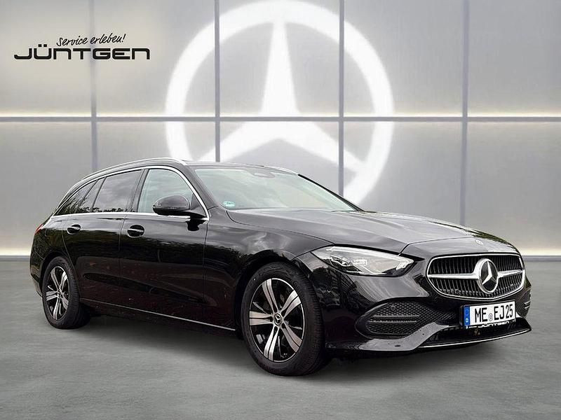 Lack obsidianschwarz Gebraucht 2023 Mercedes C220 Avantgarde Kombi | 39.888 € (Teuer) - Bild 1/4
