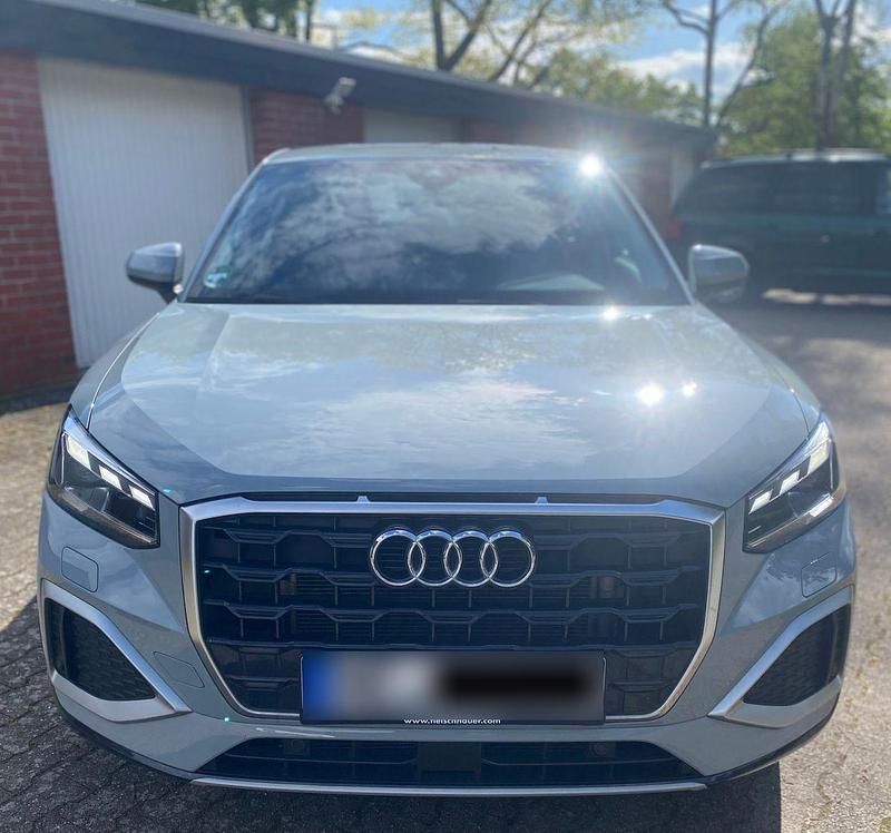 Second-hand Audi Q2 Advanced 150 CP (110 kW) 2023 Gri SUV