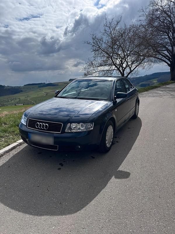 Gebraucht Audi A4 131 PS (96 kW) 2004 Blau Limousine