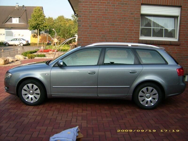 Silber Gebraucht 2005 Audi A4 Kombi | 4.900 € (Teuer) - Bild 1/4