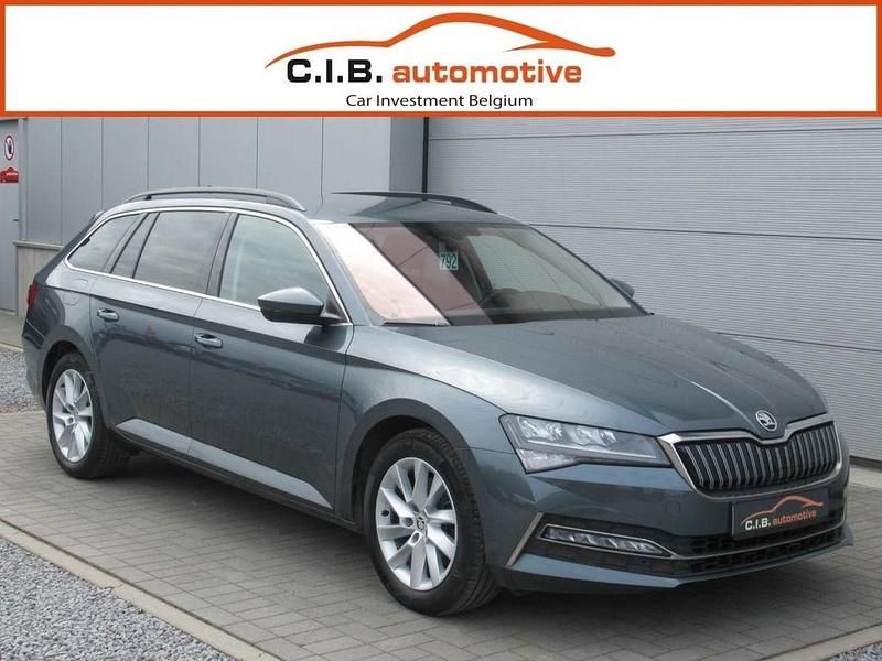 Gebraucht Skoda Superb 156 PS (114 kW) 2021 Grau Kombi