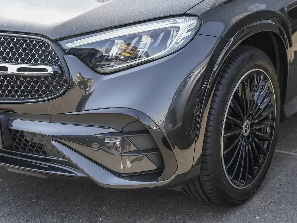 Gebraucht Mercedes GLC220 AMG 197 PS (144 kW) 2025 Grau SUV