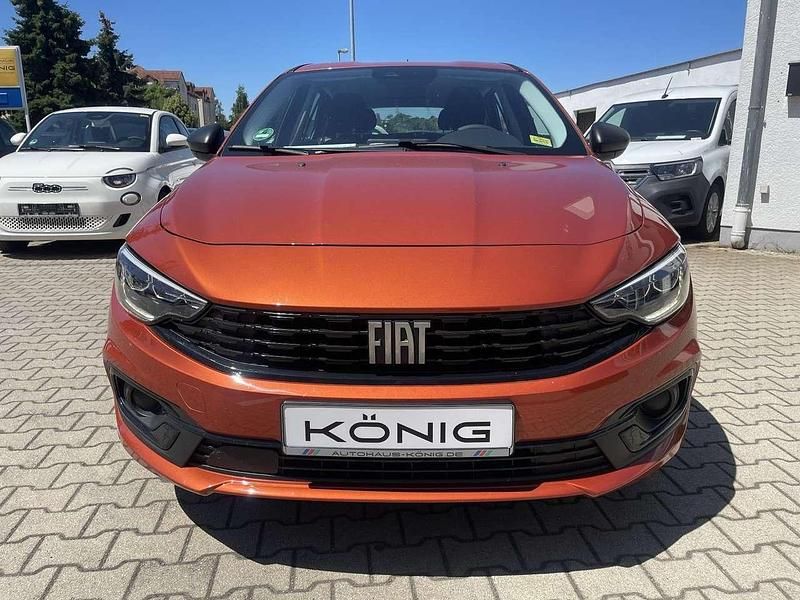 Gebraucht Fiat Tipo Cross 131 PS (96 kW) 2023 Flame orange (6fx) Kombi