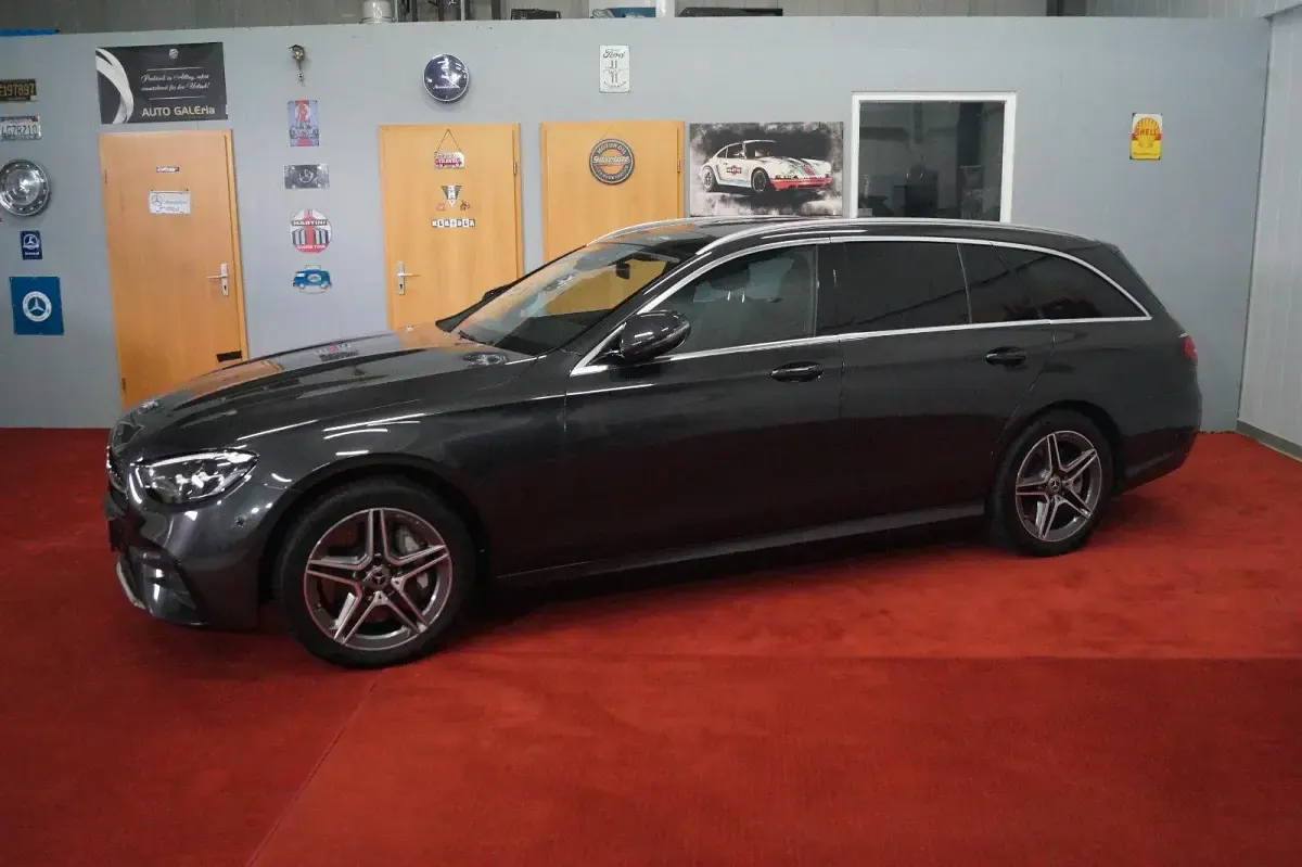 Gebraucht Mercedes E300 AMG 194 PS (142 kW) 2022 Grau Kombi