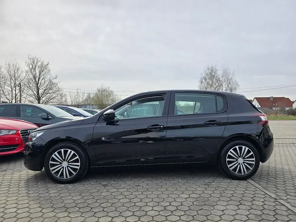 Gebraucht Peugeot 308 Active 125 PS (91 kW) 2014 Schwarz Limousine