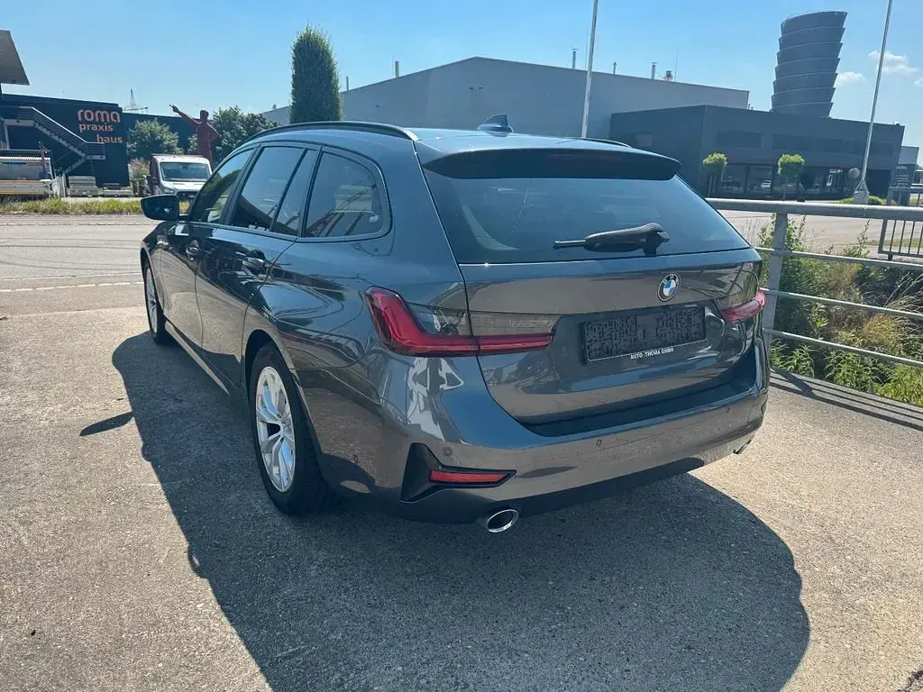 Gebraucht BMW 320 Advantage 190 PS (139 kW) 2021 Grau Kombi