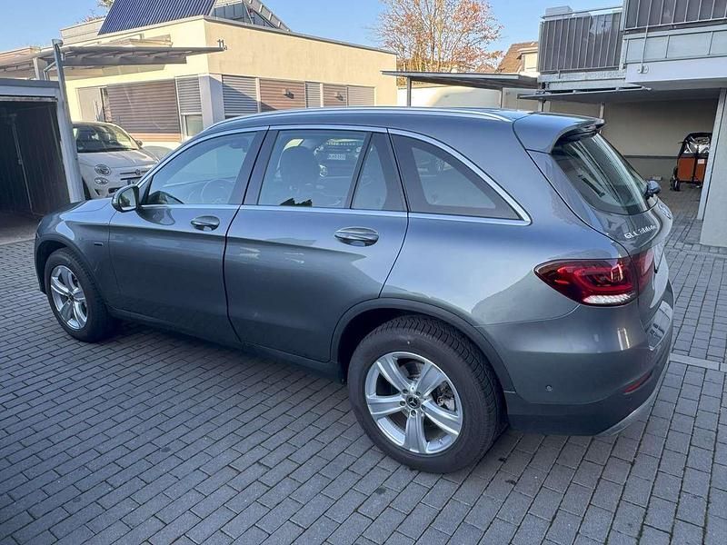 Gebraucht Mercedes GLC300 194 PS (142 kW) 2021 Grau SUV
