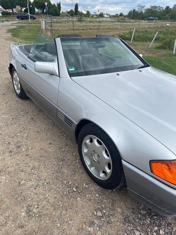 Silber Gebraucht 1993 Mercedes SL300 Cabrio | 42.500 € - Bild 1/4