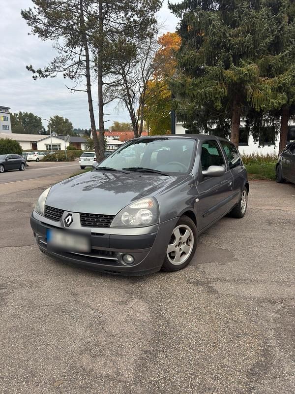 Grau Gebraucht 2003 Renault Clio II Kleinwagen | 2.599 € (Fairer Preis) - Bild 1/4