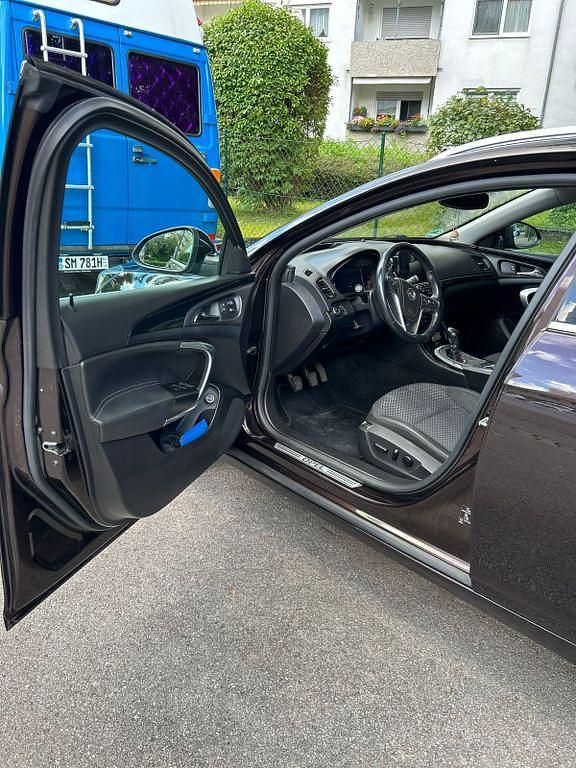 Gebraucht Opel Insignia Edition 163 PS (119 kW) 2014 Braun Kombi
