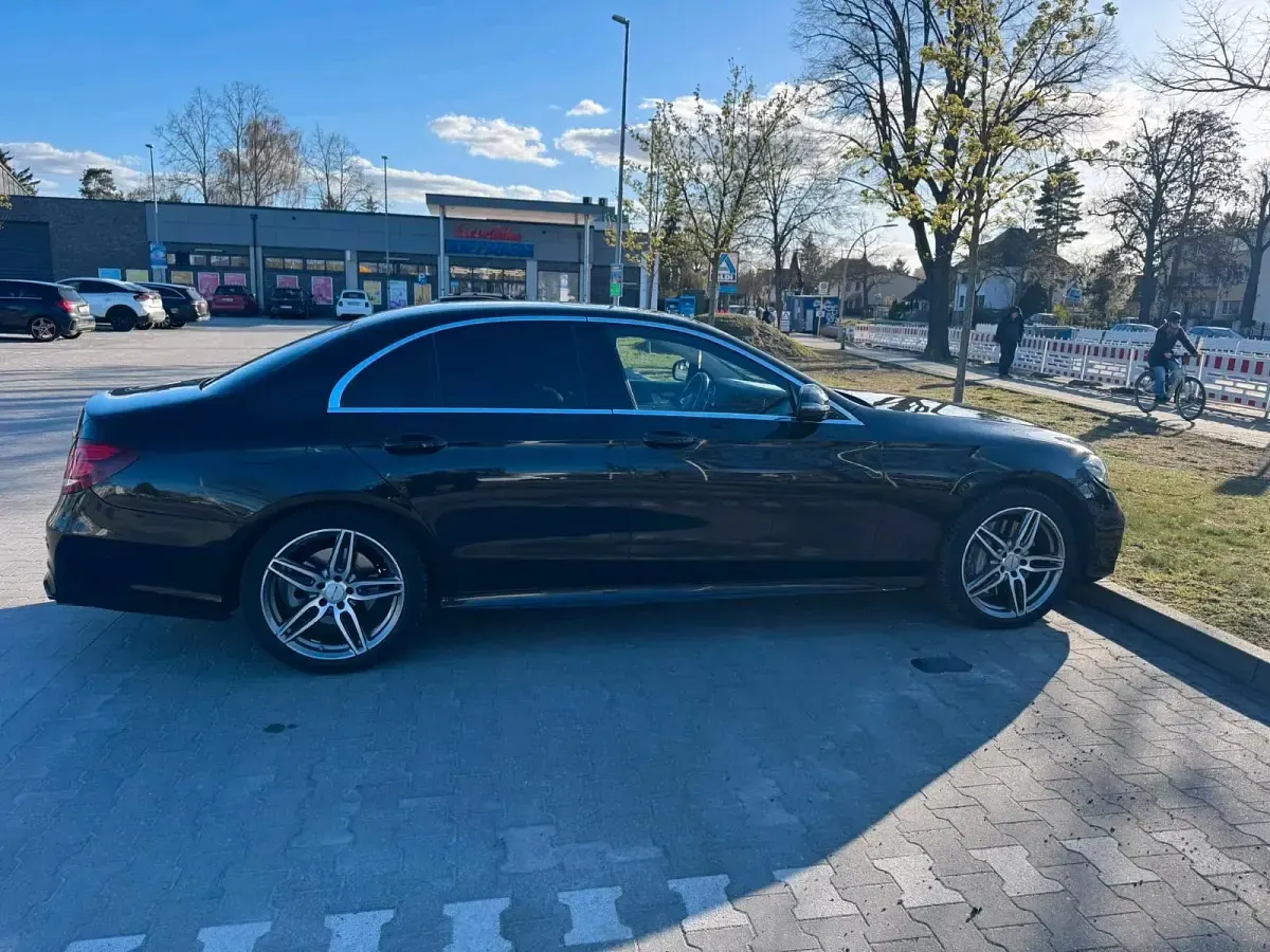 Gebraucht Mercedes E350 258 PS (189 kW) 2018 Schwarz Limousine