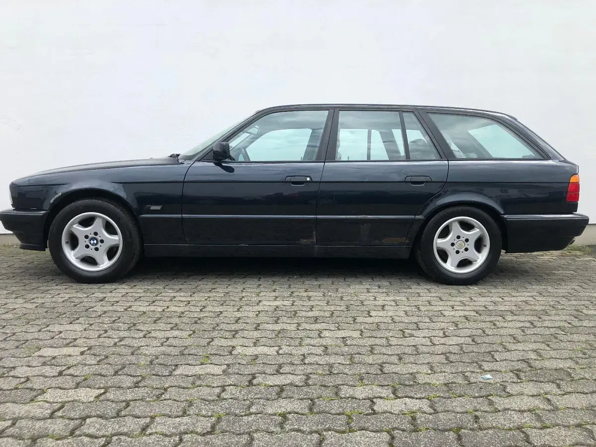 Gebraucht BMW 520 Executive 150 PS (110 kW) 1996 Blau Kombi