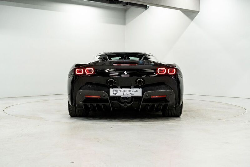 Gebraucht Ferrari SF90 2024 Schwarz Cabrio