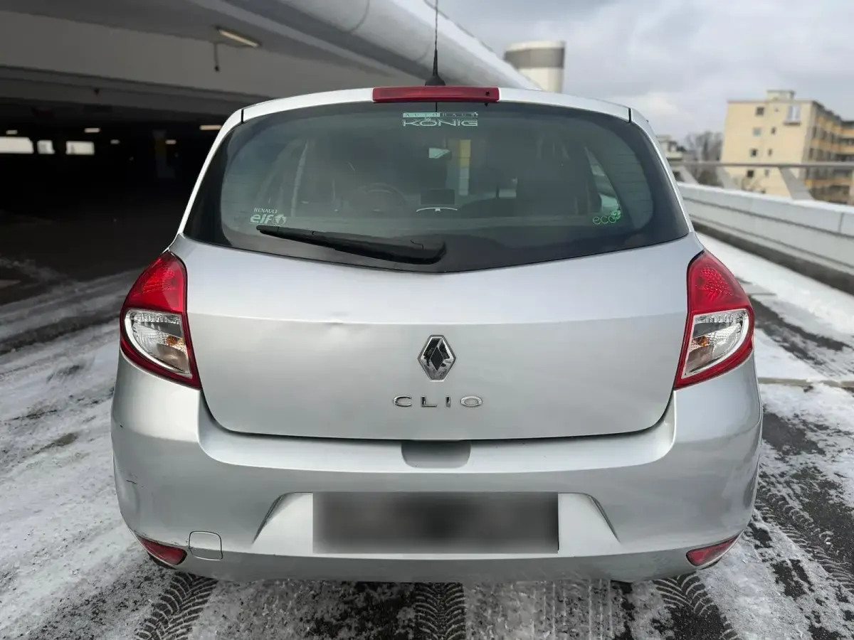 Second-hand Renault Clio II 75 CP (55 kW) 2010 Argintiu Hatchback