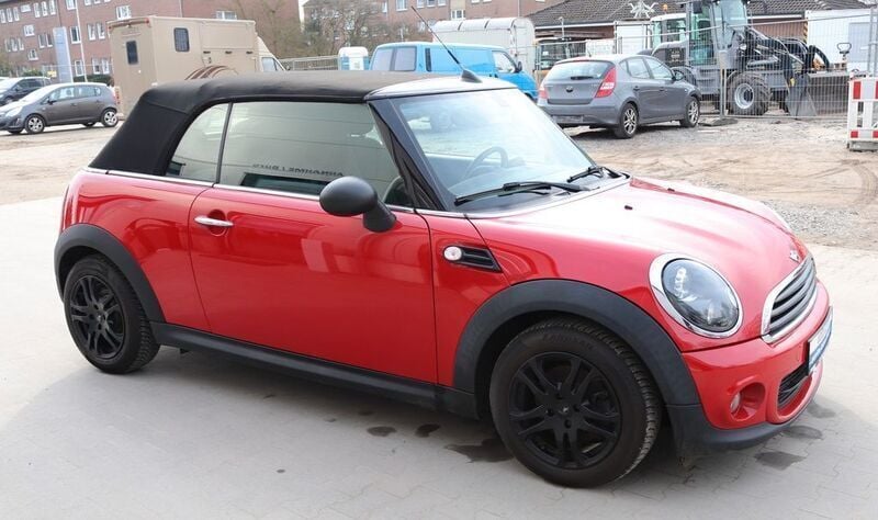 Käytetty Mini One Cabriolet 98 HP (72 kW) 2014 Punainen Avoauto