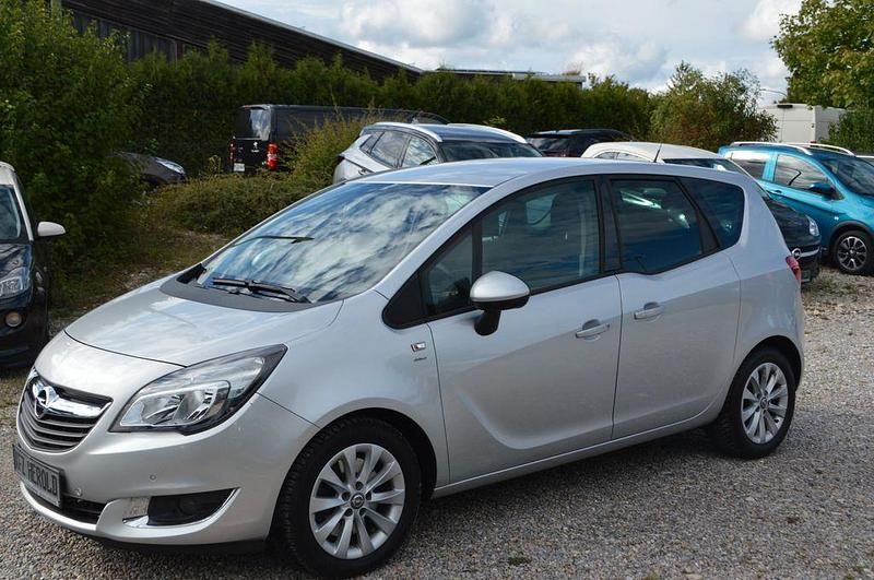 Silber Gebraucht 2016 Opel Meriva drive Van / Kleinbus | 9.790 € (Etwas zu teuer) - Bild 1/4