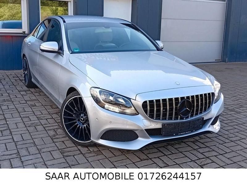 Silber Gebraucht 2014 Mercedes C180 Limousine | 13.900 € (Fairer Preis) - Bild 1/4