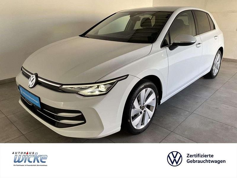 Weiß Gebraucht 2024 VW Golf VIII Style Limousine | 26.990 € (Guter Preis) - Bild 1/4