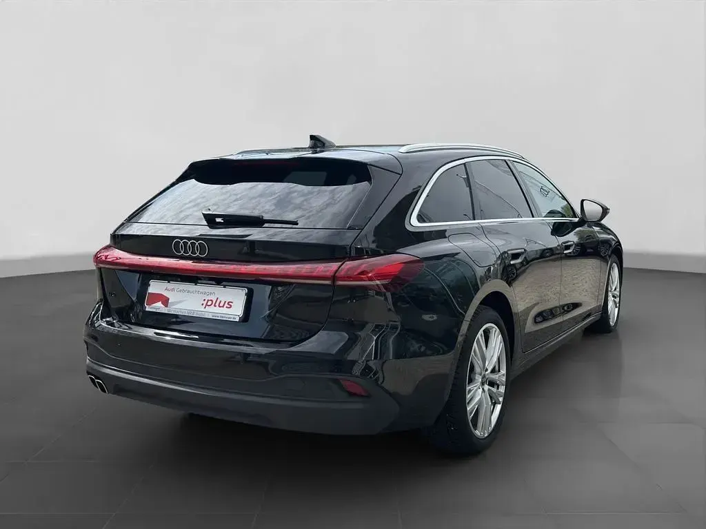 Gebraucht Audi A5 Comfort 204 PS (150 kW) 2025 Schwarz Kombi