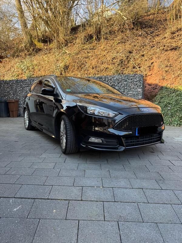 Schwarz Gebraucht 2018 Ford Focus ST Kombi | 14.000 € (Fairer Preis) - Bild 1/4